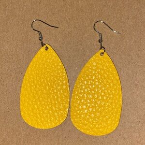 ☀️3/$12☀️Yellow Faux Leather Dangle Earrings